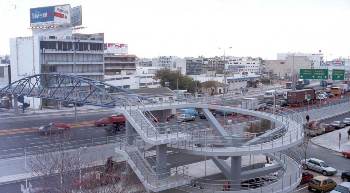 Πεζογέφυρα στην Εθνική Οδό Αθηνών-Λαμίας